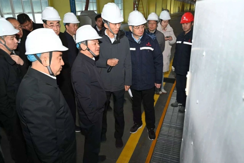 生态环境部部长黄润秋赴新疆维吾尔自治区和新疆生产建设兵团调研生态环境保护工作(图3) 生态环境部部长黄润秋赴新疆维吾尔自治区和新疆生产建设兵团调研生态环境保护工作(图3)