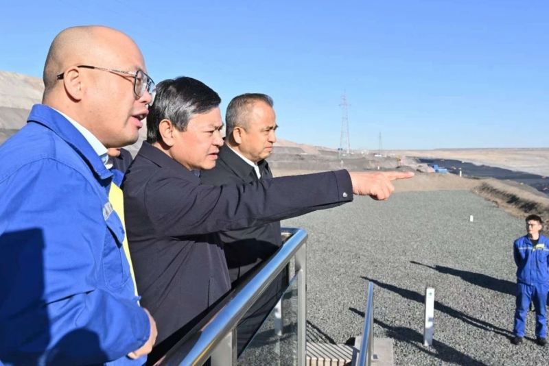 生态环境部部长黄润秋赴新疆维吾尔自治区和新疆生产建设兵团调研生态环境保护工作(图4) 生态环境部部长黄润秋赴新疆维吾尔自治区和新疆生产建设兵团调研生态环境保护工作(图4)